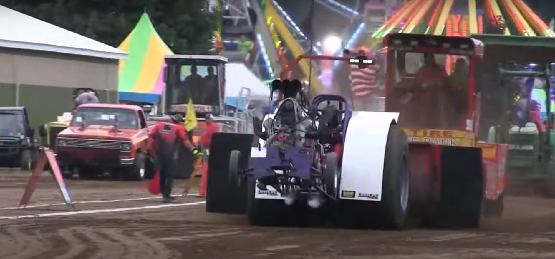 Friday – Tractor Pulling (Two Tracks!) presented by Tri-County Equipment and Flynn’s Tree Services